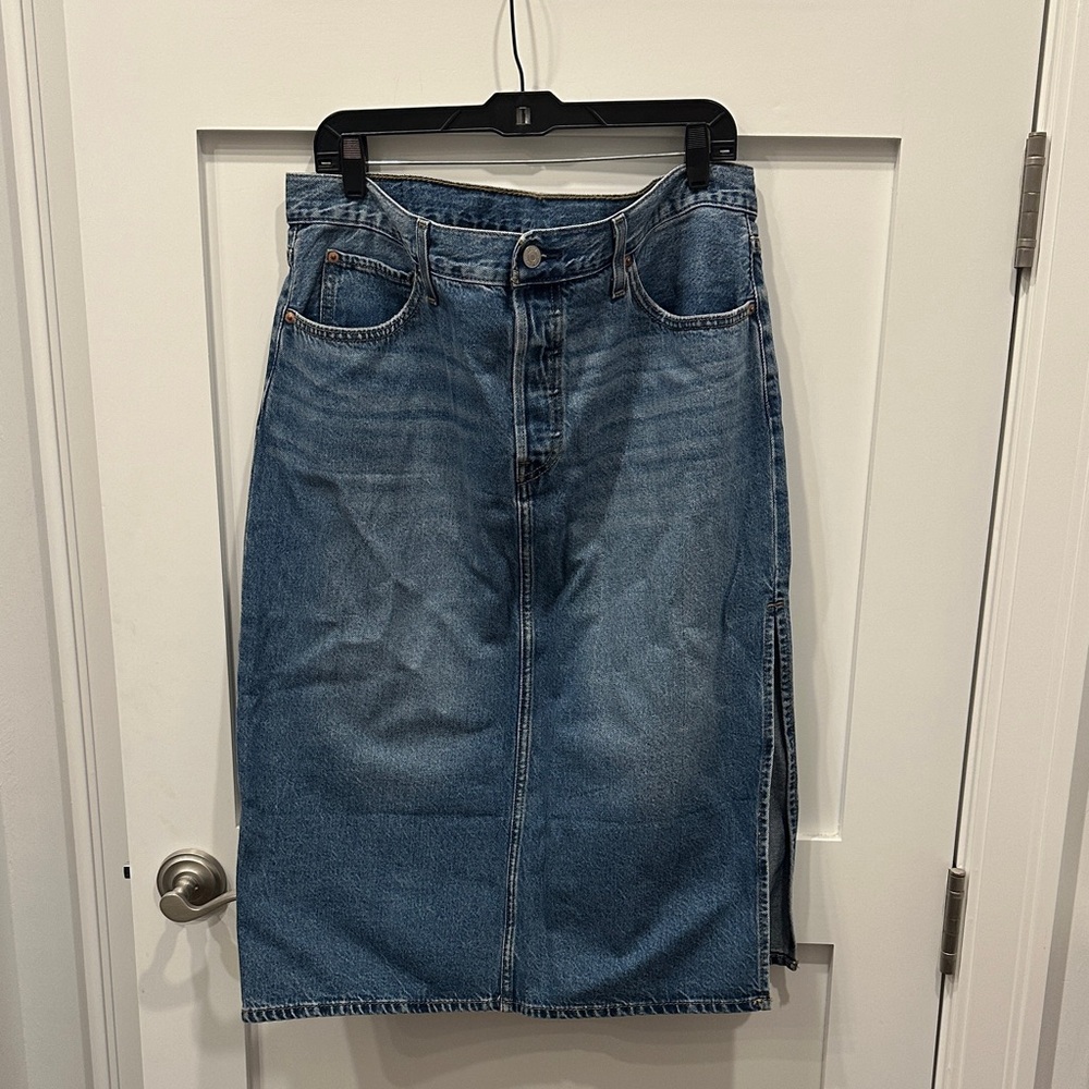 Levi's Classic Blue Denim Midi Skirt
